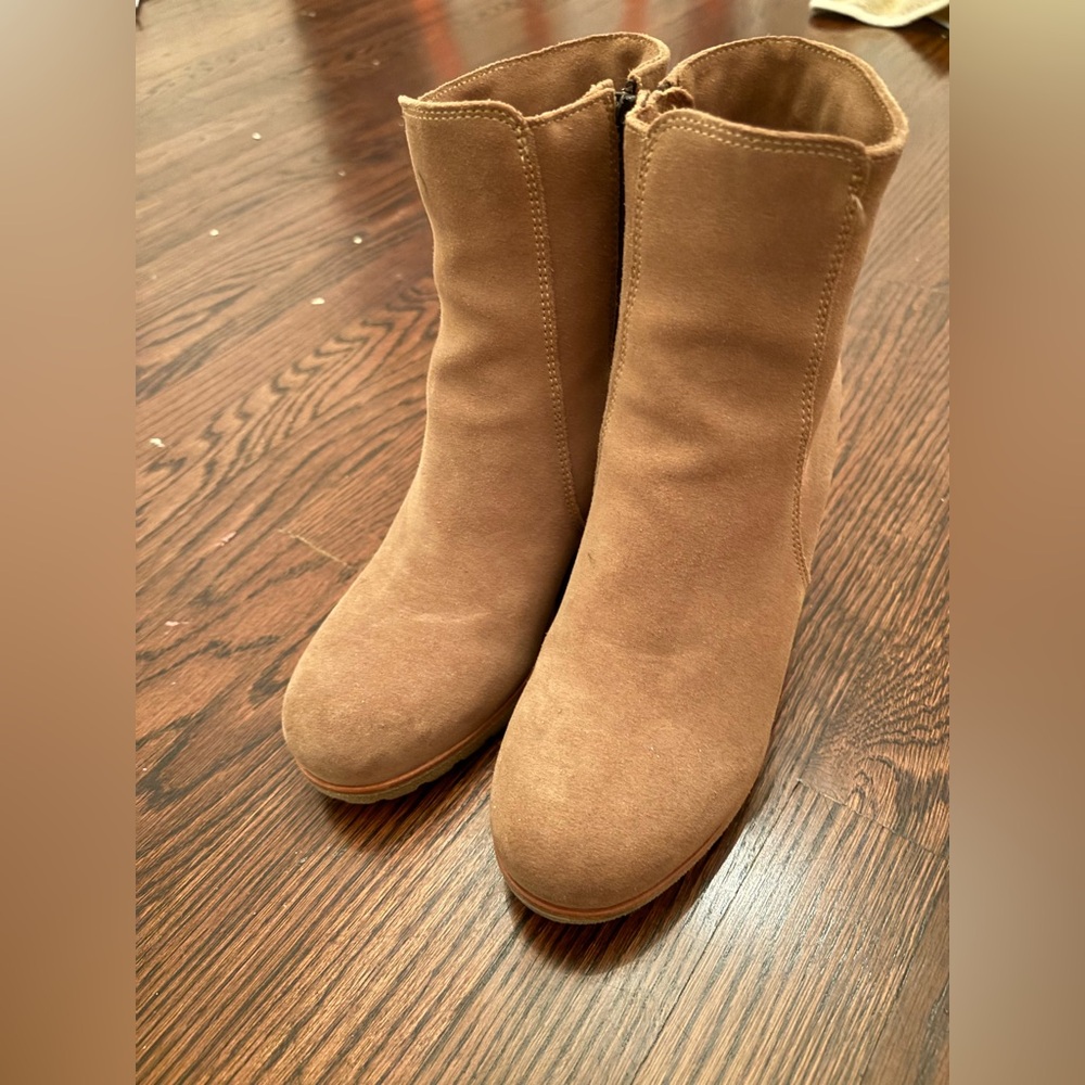La Candienne Women's Tan Suede Ankle Boots